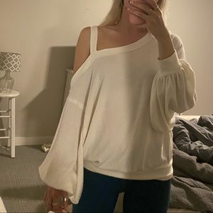 Free People one shoulder sweater!